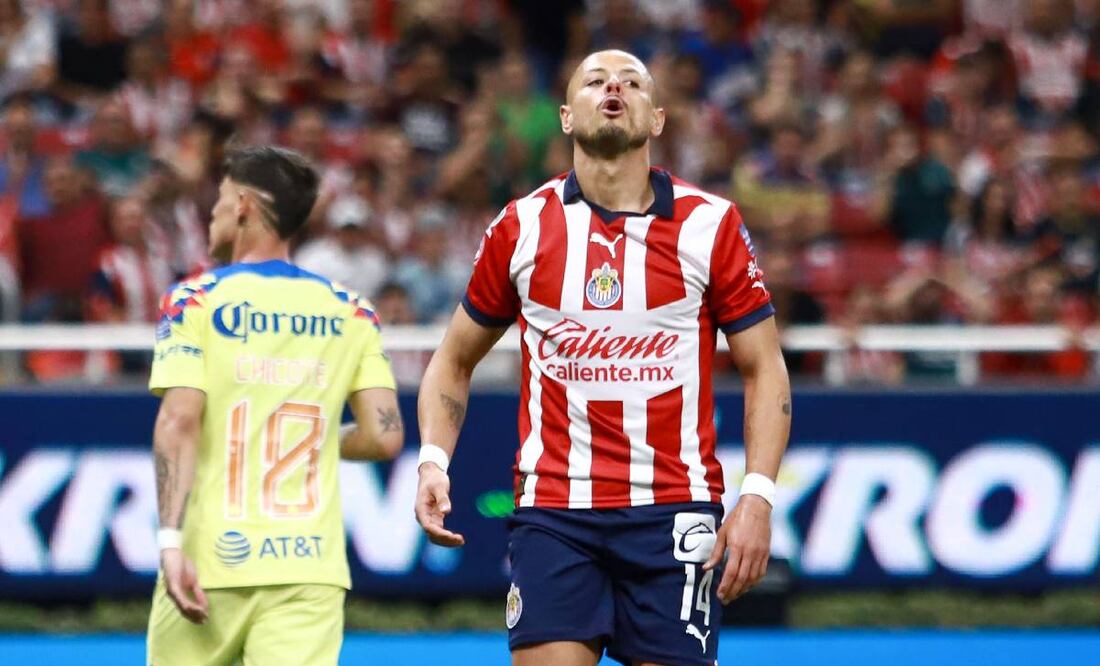 Chicharito Hernández publicó una fotografía donde aparece la típica celebración de Cuauhtémoc Blanco. Foto: Imago7