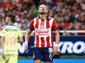 Chicharito presumió foto con la pose del festejo que hacía Cuauhtémoc Blanco ¿Guiño al América?