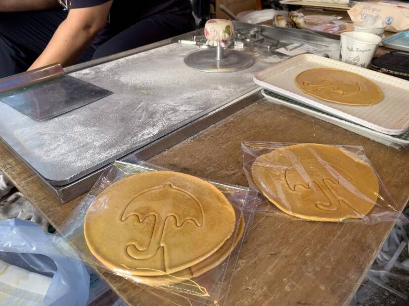 Tras hacer los dulces de “El juego del calamar” puesto callejero se hace famoso