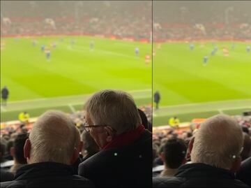 Peso Pluma presume compartir palco con sir Alex Ferguson en partido del Manchester United