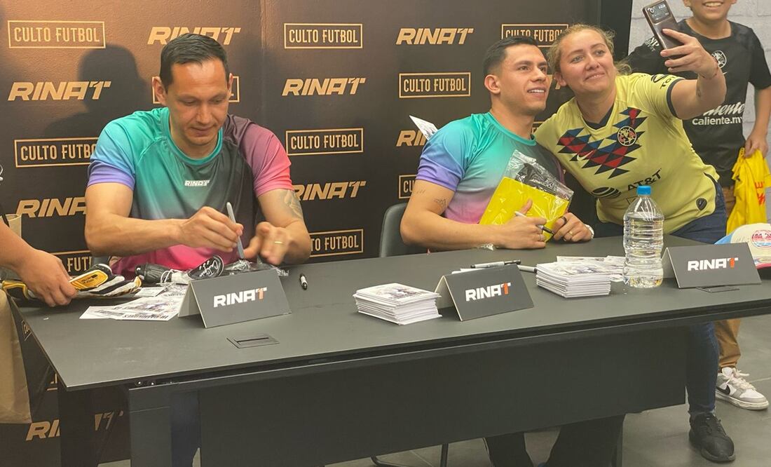 Luis Ángel Malagón y Rodolfo Cota convivieron con aficionados del América - Foto: Nicolás Schiller/EL UNIVERSAL