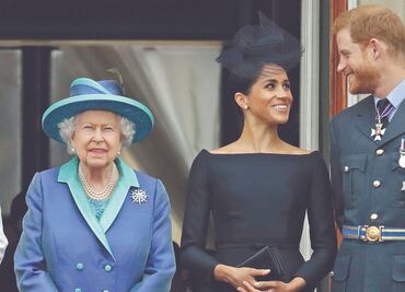 La reina Isabel II le responde al príncipe Harry y Meghan Markle