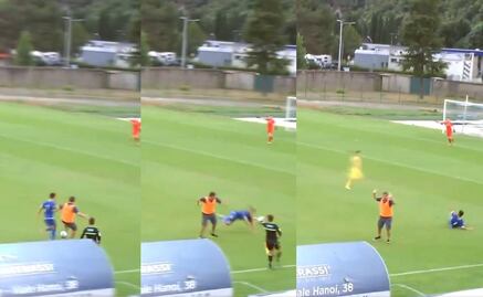 Entrenador se mete a la cancha para frenar un gol cantado en contra y finge que no hizo nada