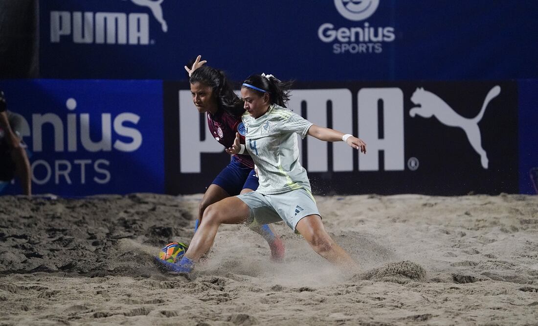 Cassandra Salguero en la Beach Soccer Cup 2024, durante el juego entre México y Estados Unidos - Foto: Imago7