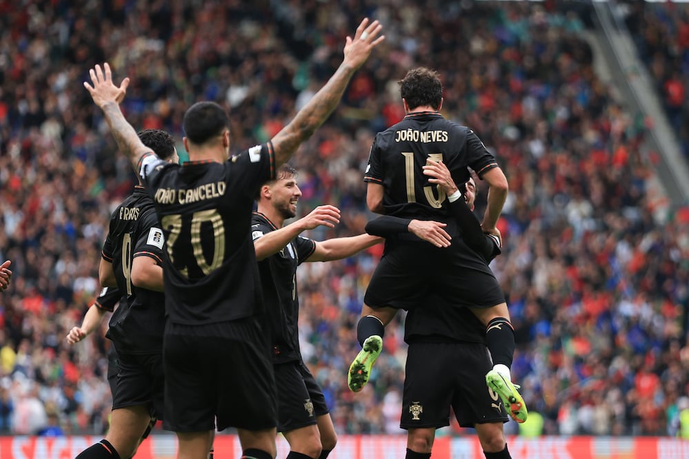 Portugal en festejo de gol, durante las eliminatorias para el Mundial de 2026 - Foto: EFE