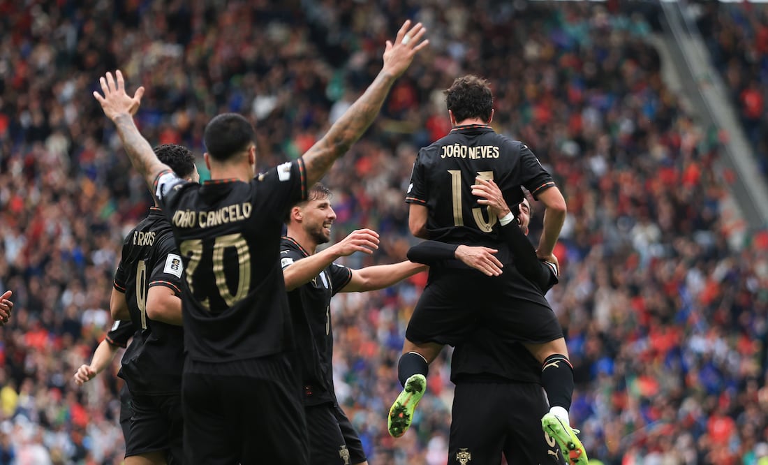 Portugal en festejo de gol, durante las eliminatorias para el Mundial de 2026 - Foto: EFE