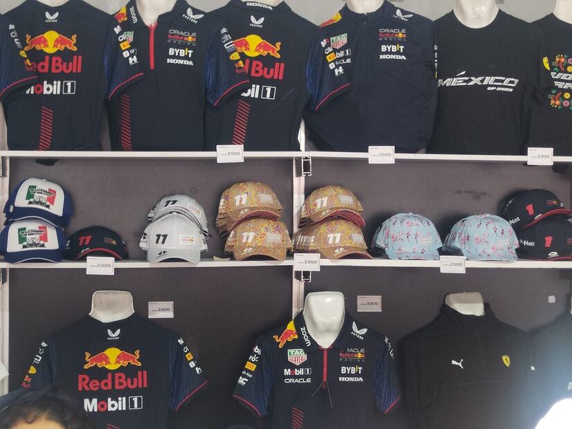 Los productos de Checo Pérez en el GP de México rondan de los 2 hasta los 7 mil pesos. Fotos: Óscar Torres