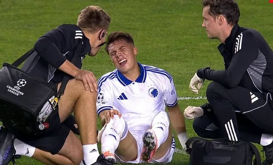 Rodrigo Huescas no podía esconder el dolor que le provocó una lesión que sufrió en Champions League. Foto: Especial