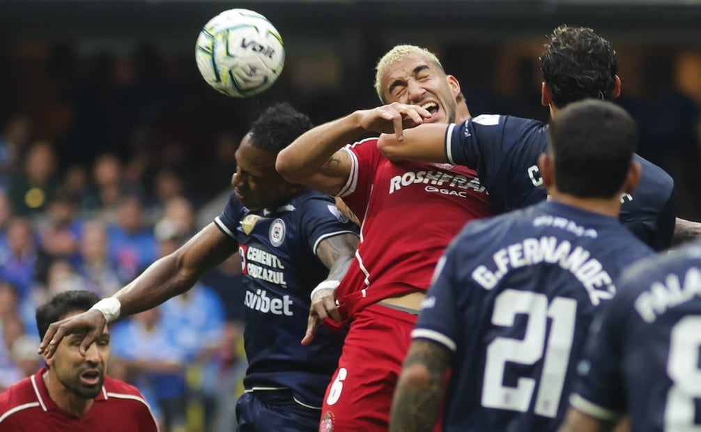 Cruz Azul y Toluca en partido, durante la Jornada 10 del Apertura 2026 en el Estadio Banorte - Foto: Carlos Mejía | EL UNIVERSAL