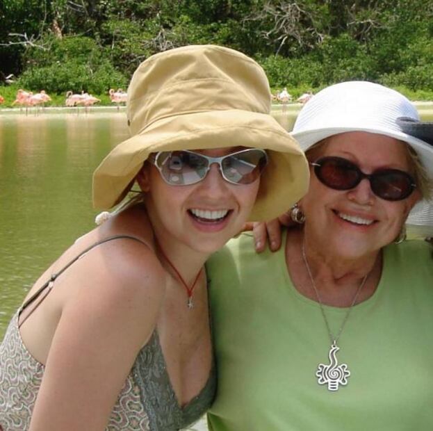 10 fotos con las que Thalia recuerda a su mamá, Yolanda Miranda