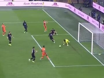 "Es malísimo"; aficionados reventaron a Guillermo Ochoa por su error en la goleada ante el Inter de Milán