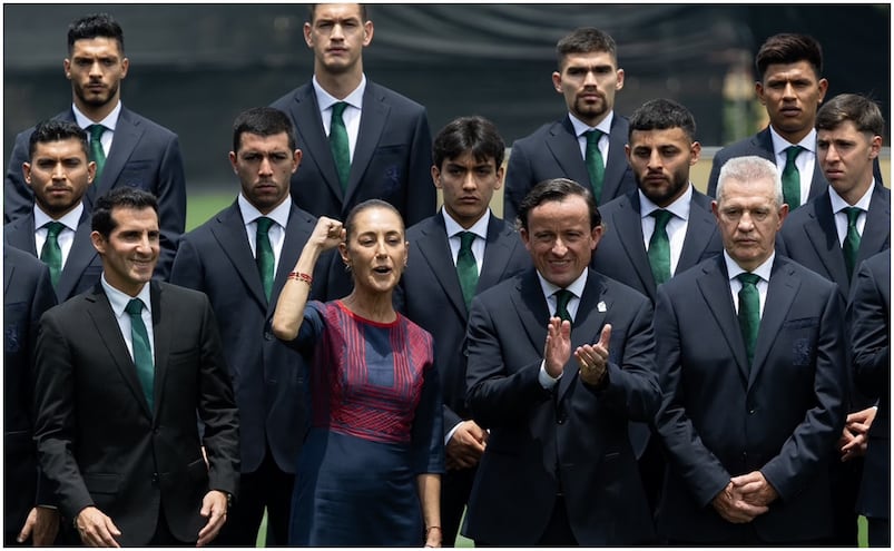 Claudia Sheinbaum abandera a la Selección Mexicana previo a su debut el Mundial 2026