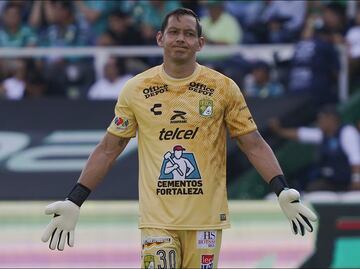 "Yo me debo al León", Rodolfo Cota habló sobre los rumores que lo colocan como portero del América