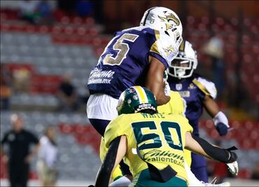 Caudillos de Chihuahua consiguen el bicampeonato de la LFA tras desrtozar a los Raptors