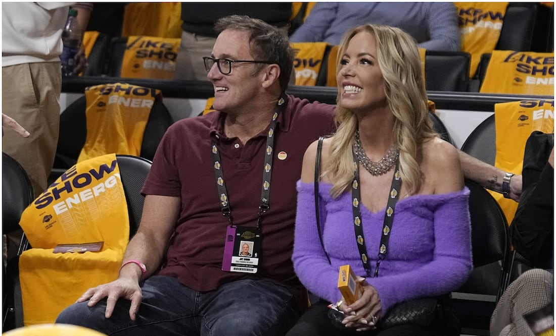 Jeanie Buss, presidenta de Los Lakers, hizo impactantes revelaciones en una entrevista - AP
