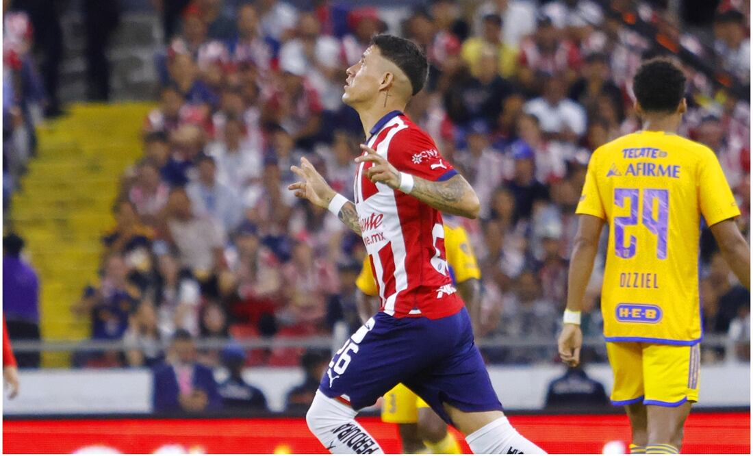 Chicote Calderón ingresó al 72 en medio de abucheos - Imago7
