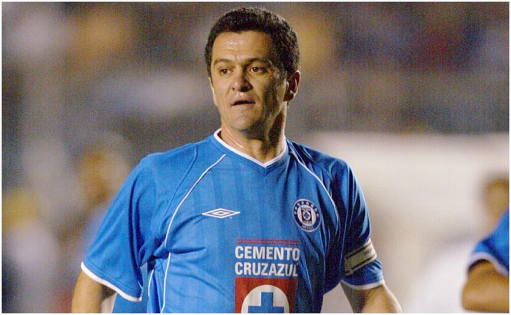 Carlos Hermosillo con Cruz Azul / FOTO: Especial