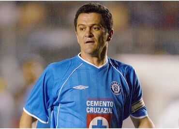 'Me daba gusto que le fuera mal a Cruz Azul', Carlos Hermosillo se sincera