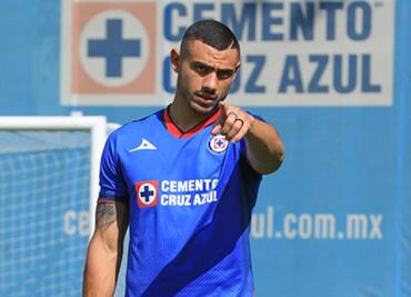 Cruz Azul hace oficial la llegada de su nuevo delantero