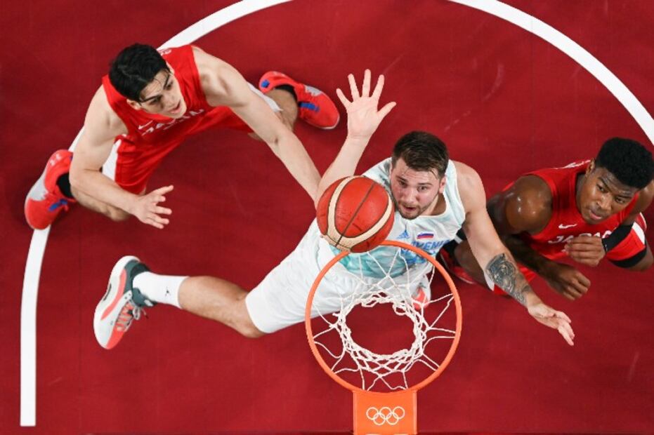Basquetbolistas organizaron fiesta en la Villa Olímpica con vodka