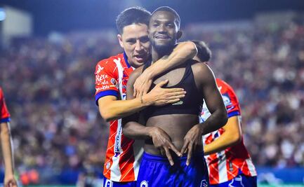 Atlético de San Luis goleo a las Chivas del Guadalajara con todo y la anotación del Chicharito Hernández