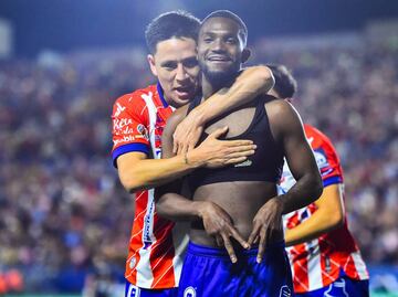 Atlético de San Luis goleo a las Chivas del Guadalajara con todo y la anotación del Chicharito Hernández