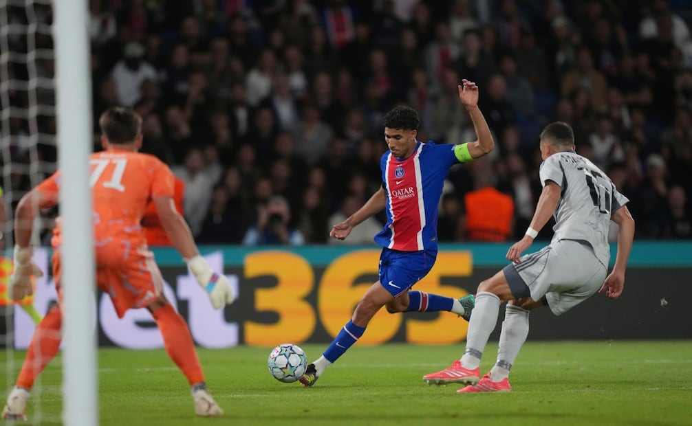 Hakimi en un partido del PSG en la UEFA Champions League / Foto: AP