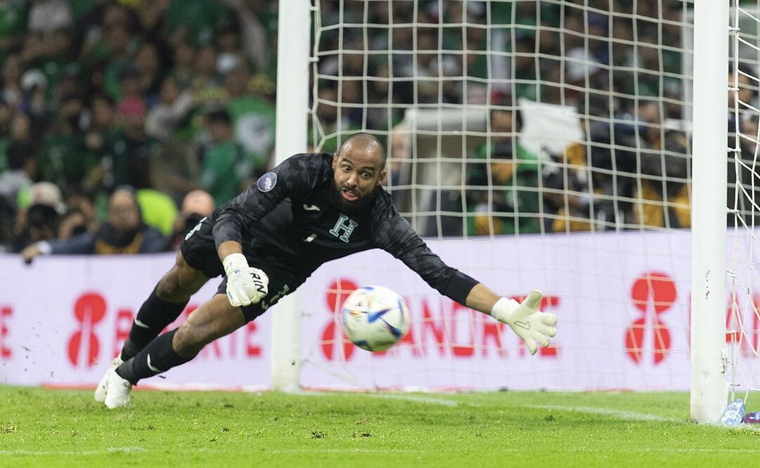 Edrick Menjivar durante el partido entre México y Honduras - Foto: Imago7