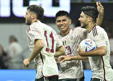 ¡Santiago Giménez, a la banca! Jaime Lozano eligió a Raúl para ser titular ante Ghana