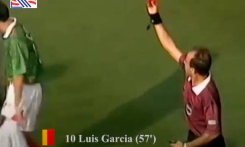 Luis García se fue decepcionado tras ver la tarjeta roja en Octavos de Final ante Bulgaria del Mundial EU 94. Foto: Especial