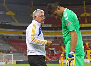 Tuca Ferretti defendió las acciones de Nahuel Guzmán: 'De repente actúa como un gran niño'