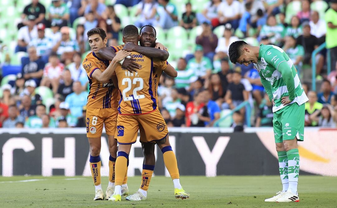 Jugadores del Atlético de San Luis celebrando ante Santos / FOTO: imago7