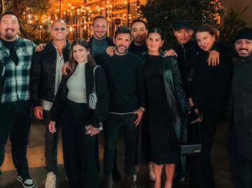 ¿'Chicharito' se despidió de Estados Unidos? Hizo última cena con amigos en Los Ángeles