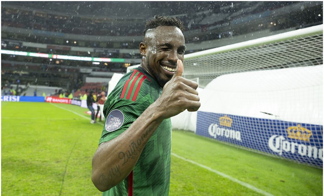 Julián Quiñones con la Selección Mexicana en el Estadio Azteca / FOTO: Imago7