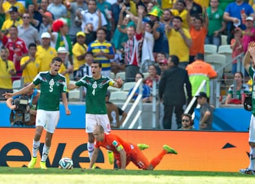 Miguel Layún recordó la dolorosa eliminación de México ante Holanda en 2014: 'Pudimos llegar a Semifinales'