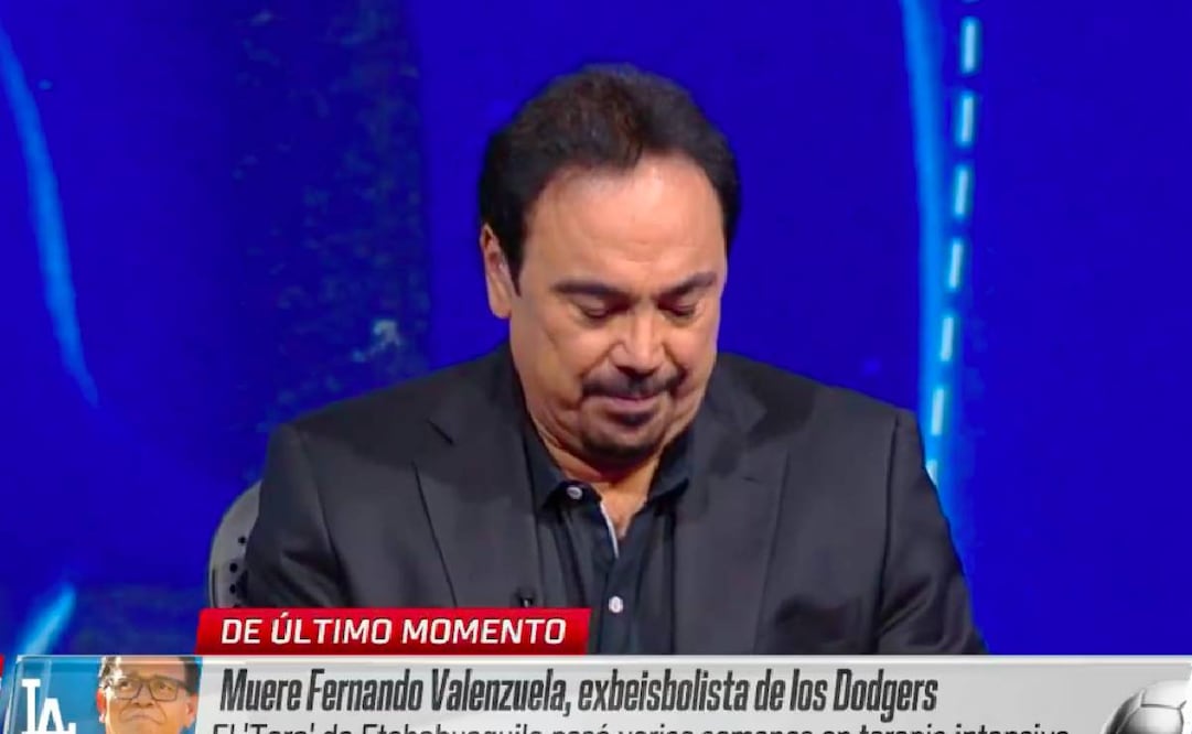 Hugo Sánchez lloró al recordar el legado que dejó en el deporte mexicano Fernando Valenzuela. Foto: Especial
