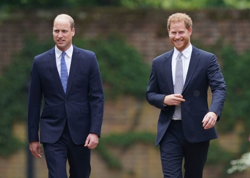 Develan estatua de la princesa Diana por su cumpleaños 60 