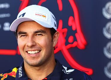 Checo Pérez desmiente los rumores sobre su salida de Red Bull: "Simplemente me estoy riendo"