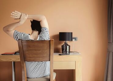 ¿Sigues en home office? 3 errores comunes que pueden dañar tu espalda