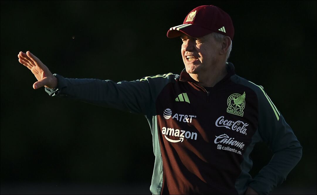 Javier Aguirre, durante un entrenamiento de la Selección Mexicana. FOTO: Imago7