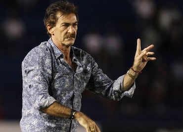 Ricardo La Volpe regresa a dirigir en la Liga Argentina: ¿Cuál es su nuevo equipo?