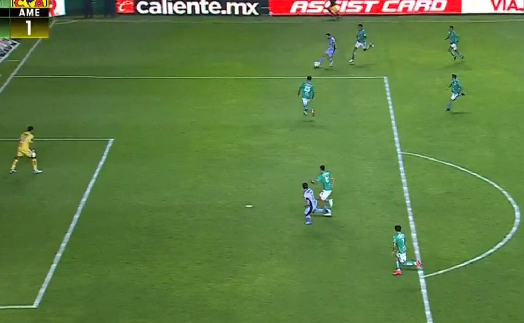 Henry Martín entro solo al área de León para poner el 1-1 parcial. Foto: Especial