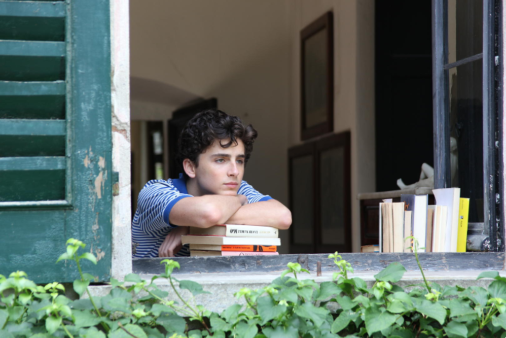 El 1 de febrero llega a Netflix esta exitosa historia desarrollada en la campiña italiana, donde un adolescente de 17 años (Timothée Chalamet) conoce al carismático y apuesto asistente de su padre. Pronto establecen un vínculo que les cambiará la vida. (Foto: Netflix)
