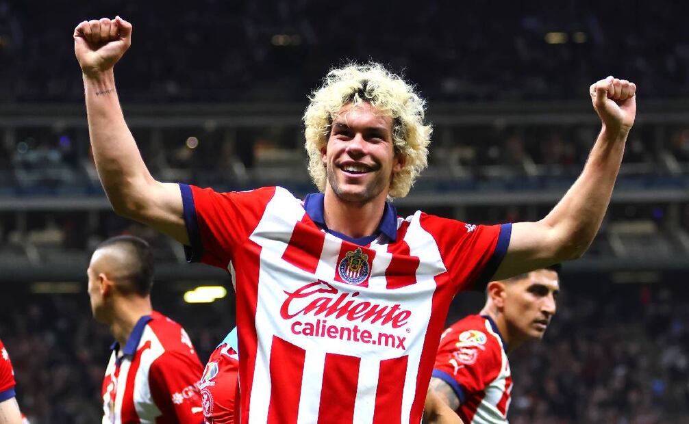 Cade Cowell abrió el marcador en la goleada de las Chivas a Pumas. Foto: Imago7