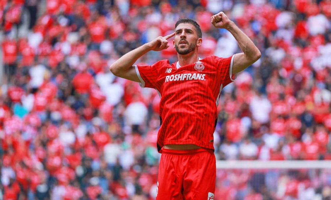 Con la anotación del portugués, se ubica como líder de goleo.   Foto: Imago7.