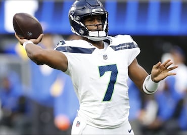 Geno Smith firma por dos años con los Raiders de Tom Brady, por 85.5 millones de dólares