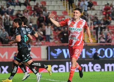 Necaxa derrotó al Santos en un juego lleno de goles