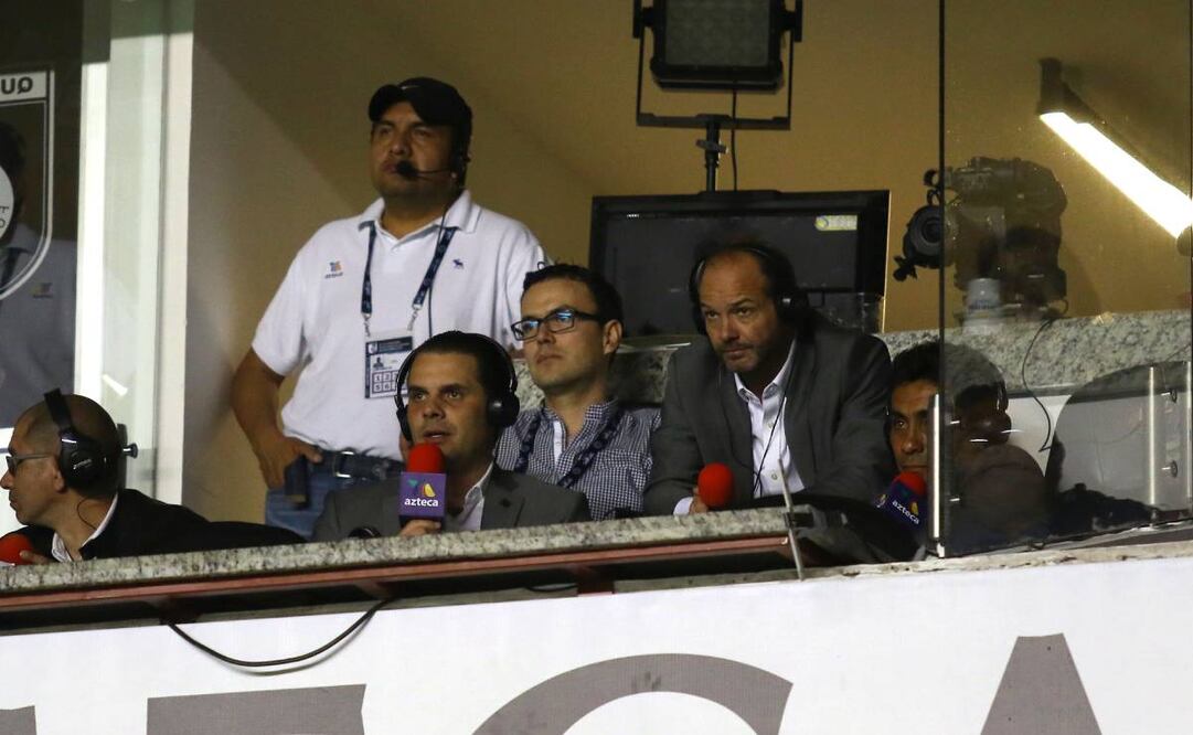Christian Martinoli, durante una transmisión junto a Luis García y Jorge Campos. Foto: Imago7