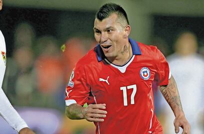 Ídolo de la Selección de Chile revela detalles sobre su pasado con adicciones: "Lo hacía para emborracharme" 