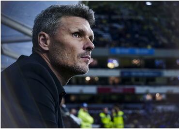 VIDEO: Afición del América no perdona a Fernando Ortiz y lo reciben con abucheos en el Azteca